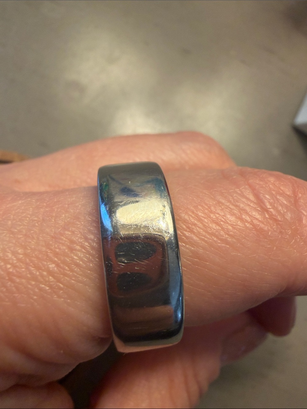 Good Condition Silver Oura Ring size 9 Gen 4 - Picture 2 of 8